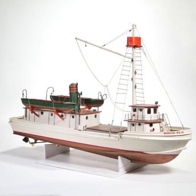 """MARION WEIR"" ELECTRIFIED MODEL BOAT | a very fine model fishing boat named after ""Marion...