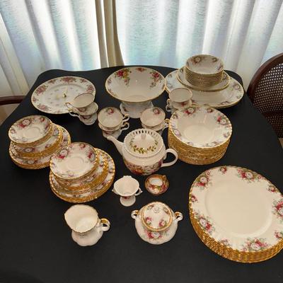 Royal Albert Set