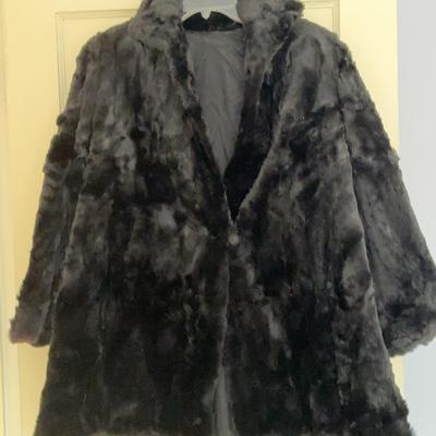 Unauthenticated Fur Coat, fur wraps and small purse 