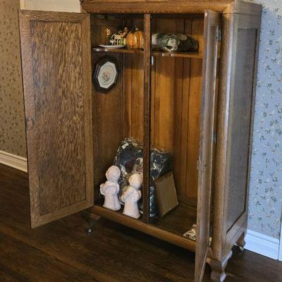 Early 20th-Century Oak Wardrobe on Casters