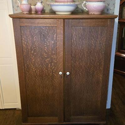 Early 20th-Century Edwardian-Style Compactum Oak Wardrobe on Casters