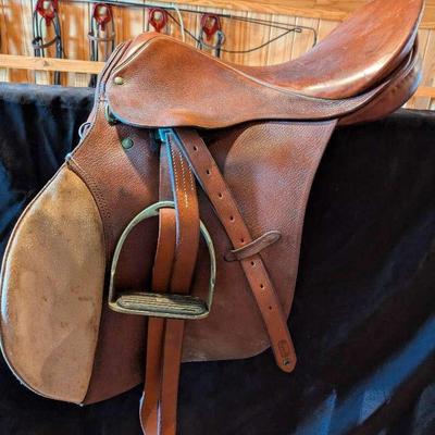 John Stübben Krefeld English Saddle – 16" Seat with Stübben Leathers