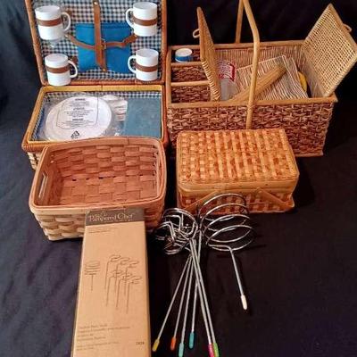 Picnic Baskets With Handles