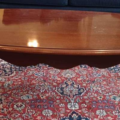 Queen Anne Style Oval Coffee Table