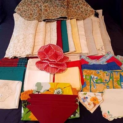 Lace & Linen Tablecloths, Plus Napkins & Aprons