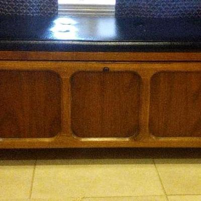 Mid Century Modern Lane Chest With Tufted Seat