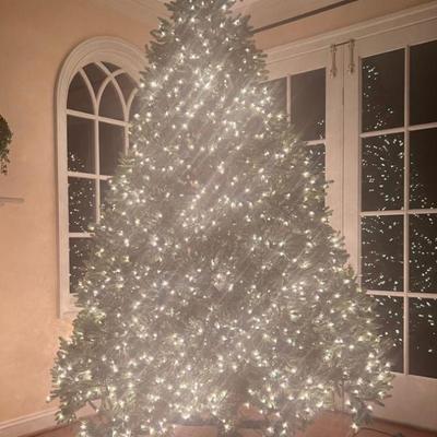 10 ft Christmas tree