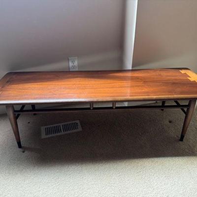 MCM Lane Acclaim Coffee Table w/ Dovetail Inlay - Altavista, Virginia	