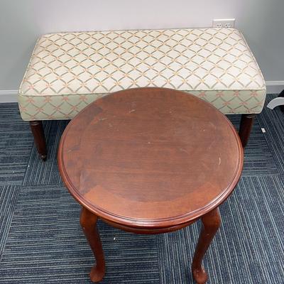 Upholstered Bench & Queen Anne Style End Table 