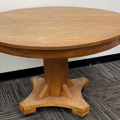 Solid Wool oak Pedestal Table