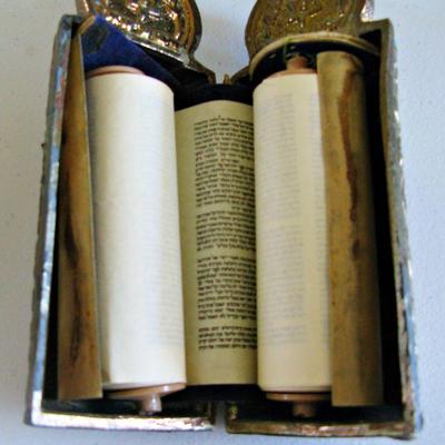 Judaica Torah