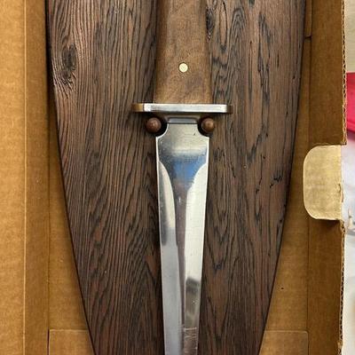 The Arkansas Toothpick Knife By Carvel Hall