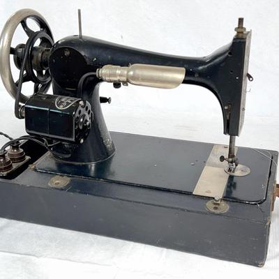 Antique Singer “Manfesto” Sewing Machine 