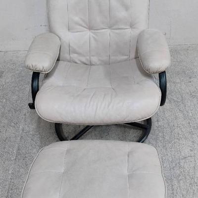 PALLISER FURNITURE LTD. Faux Leather Swivel Lounge Recliner w/Ottoman Lot #2.