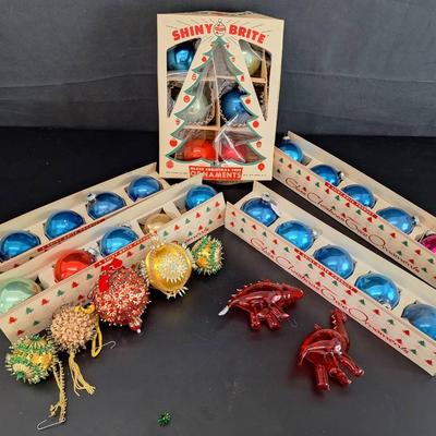 Vintage Shiny Ornaments - De Carlini?  Mouth Blown Handprinted Ornaments Made in Italy