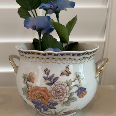 Vintage Kaiser Porcelain Duchesse Von K.Nossek Bowl, (2) French Mugs, (4)Mini. Peter Bates & Mor