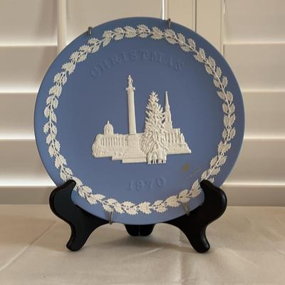 1970 Wedgwood Christmas Plate 8 Inch