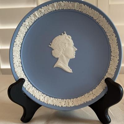  Jasperware Queen Elizabeth Wedgwood Plate 7 Inches