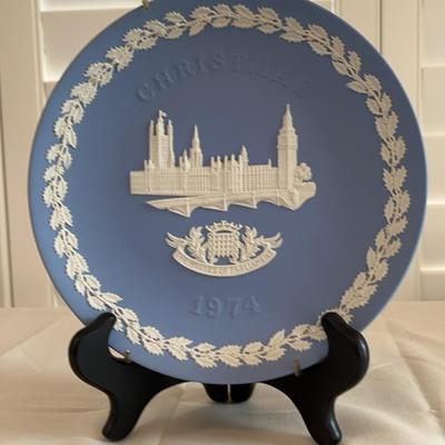 1974 Wedgwood Christmas Plate 8 Inch