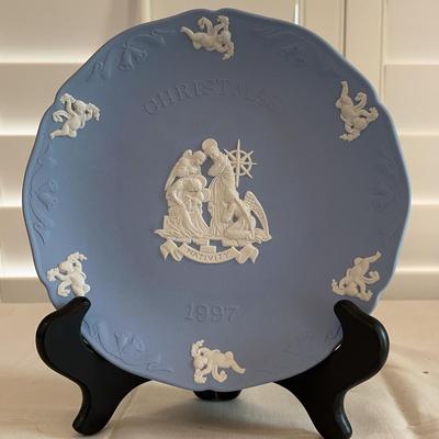 1997 Jasperware Wedgwood Christmas Plate  7-1/2 “