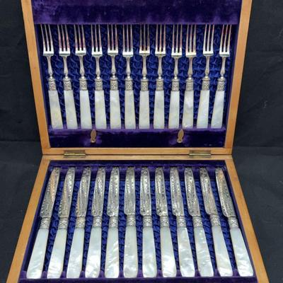 Mother Of Pearl Fish Forks And Knifes In Case