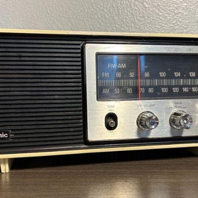 Panasonic AM / FM vintage Radio