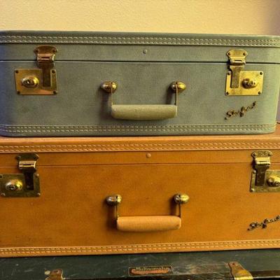 Available in auction - Lot 4 - 1950s luggage