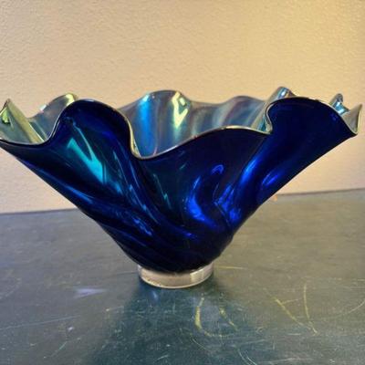 Available in auction - Lot 1 - Dan Bergsma blown glass blue bowl