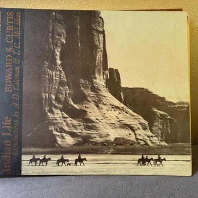 Available in auction - Lot 22 - Edward Curtis "Portraits from North American Indian Life"