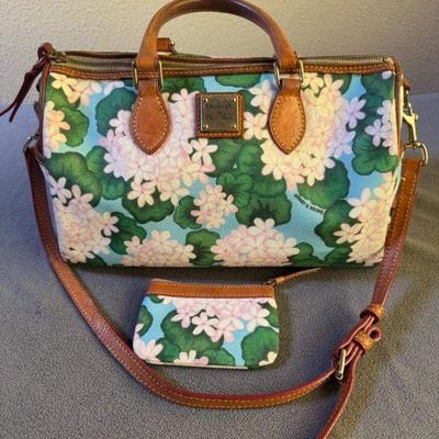 Available in auction - Lot 18 - Dooney & Burke purse