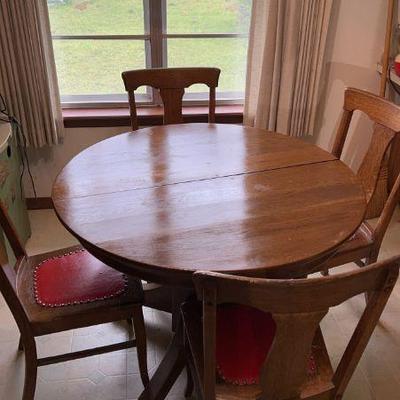 Round Kitchen Dining table with 4 chairs