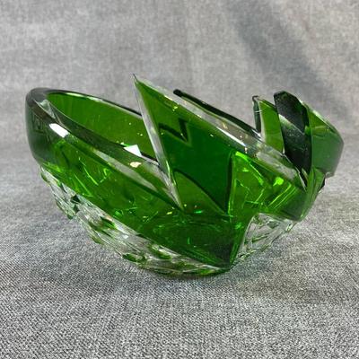 CAESAR CRYSTAL BOHEMIAE Neptune Standard Chestnut Bowl In Emerald