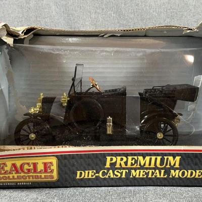 Eagle Collectibles Ford Model T Touring Die Cast Model
