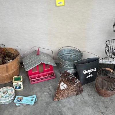 Estate sale photo