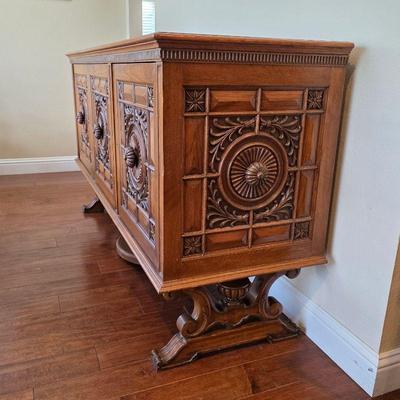 Antique 19th Century French Renaissance sideboard buffet