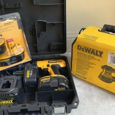 DeWalt Drill And Palm Sander Kit With 18v Battery Pkg