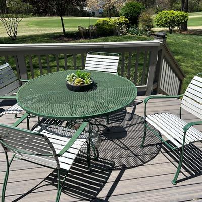 Vintage Wrought Iron Table And 4 Chairs 