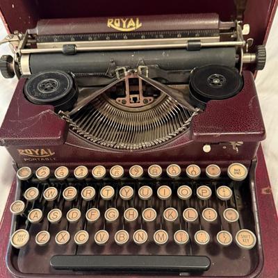 Royal Vintage Portable Typewriter 