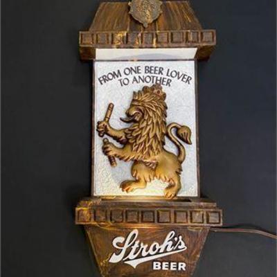 Vintage Lighted Stroh's Wall Display .jpg