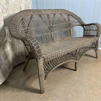 Armstrong WIcker Benchr .jpg