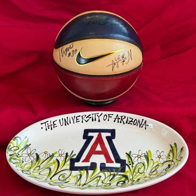 U Of A Women’s Signed Ball 2003