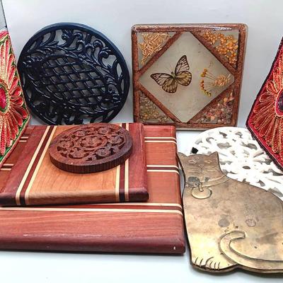 Vintage Trivets & Cutting Boards 