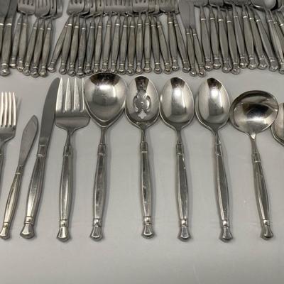 Large Set Of Oneida Act I Heirloom Cube Flatware Set