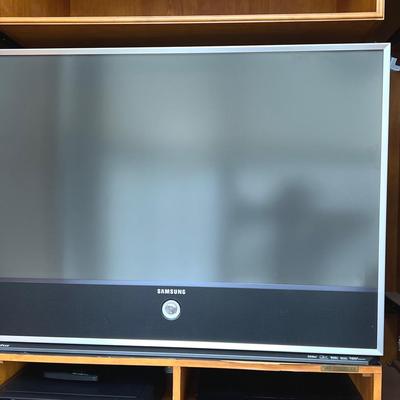 Samsung 45” Diagonal TV with Speaker Attached Along Bottom 