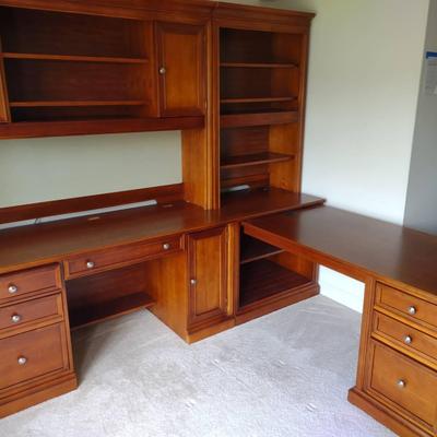 Large Stanley Furniture Corner Desk