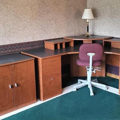 Corner Desk + (O)