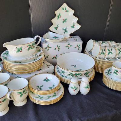 Mikasa "Ribbon Holly" Bone China (K)