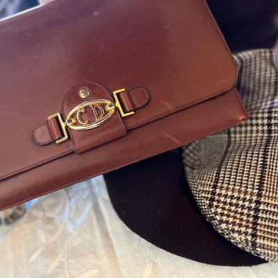 CHRISTIAN DIOR