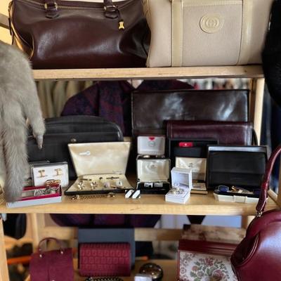 ACCESSORRIES