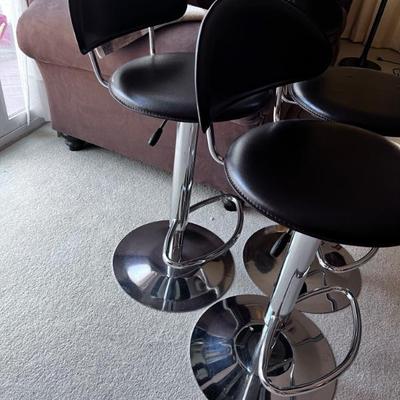 3 BAR STOOLS